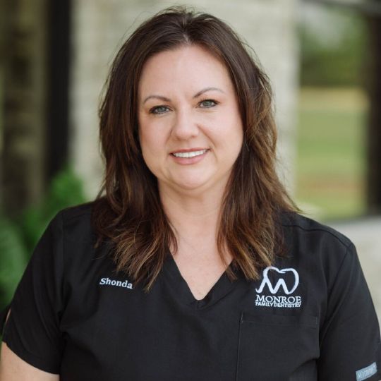 Shonda Jones Office Manager for Cosmetic Dentistry Tupelo MS